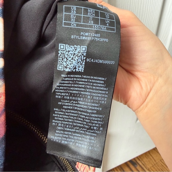 Guess cropped sleeveless top - Picture 4 of 6